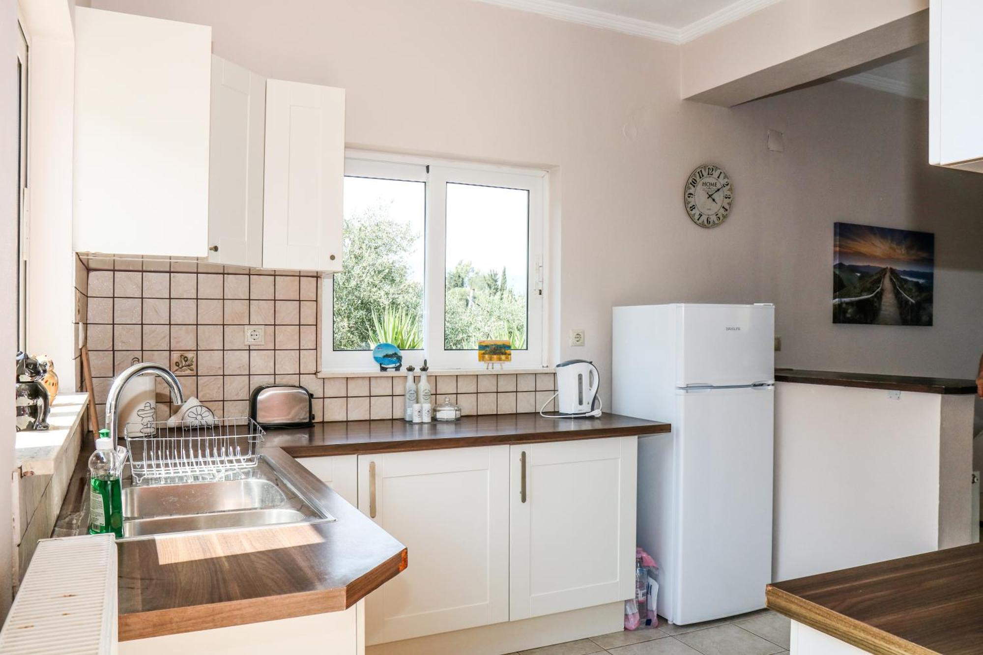Villa Sunrise Apartment Гувія Екстер'єр фото